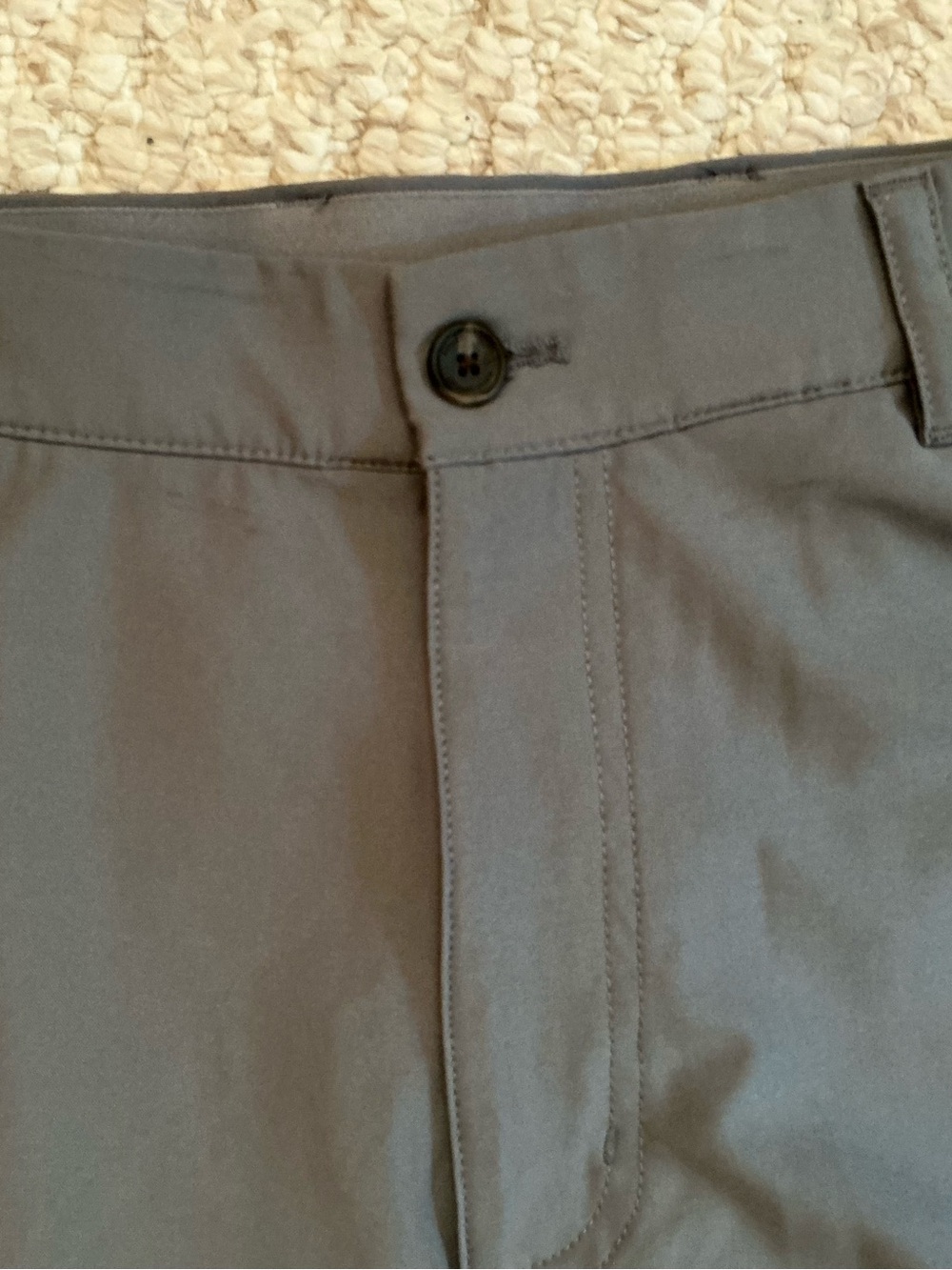 Greg Norman Collection Men's Charcoal Flat-Front Performance Shorts - Picture 4 of 4